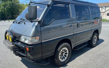 Mitsubishi Fuso Delica L300 Crystal Lite 4wd Van 1990