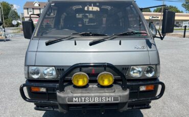 Mitsubishi-Fuso-Delica-L300-Crystal-Lite-4wd-Van-1990-7