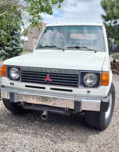 Mitsubishi-Montero-1985-3