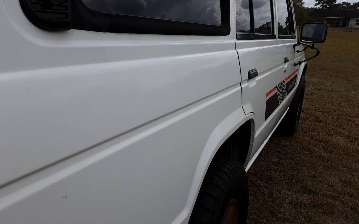 Mitsubishi-Montero-4x4-1990-4