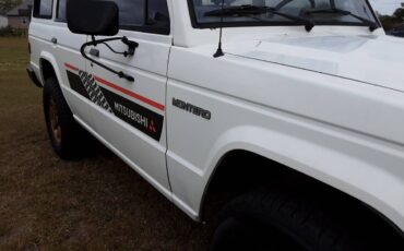 Mitsubishi-Montero-4x4-1990-5