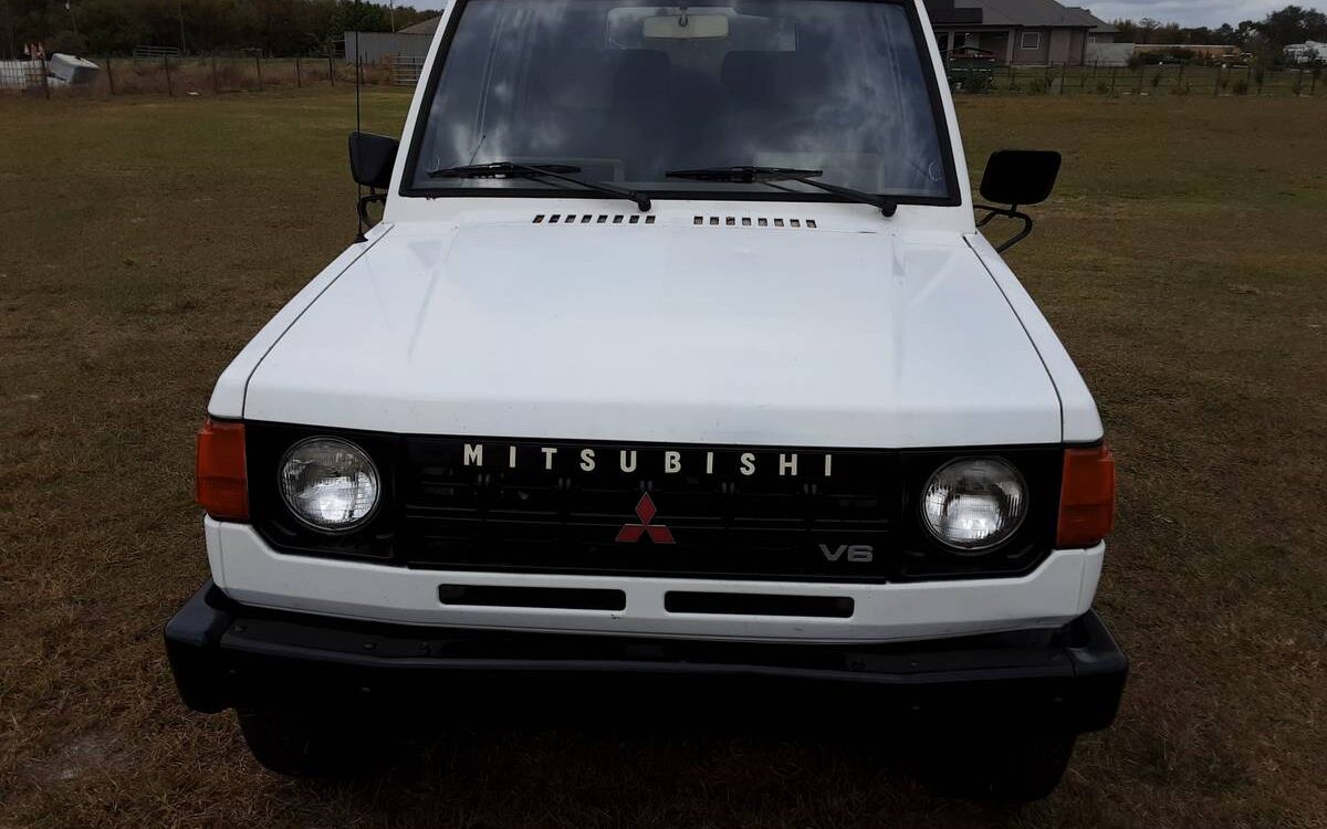 Mitsubishi-Montero-4x4-1990-8