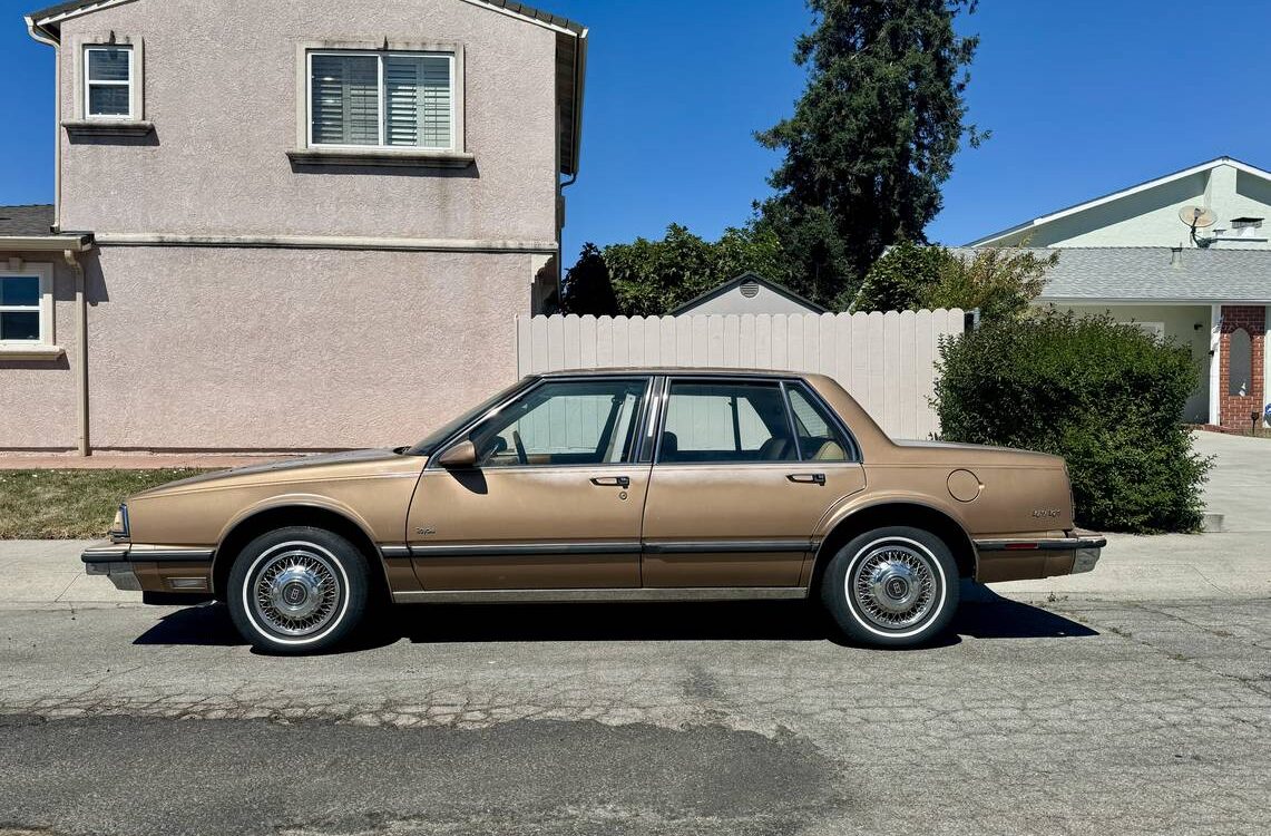 Oldsmobile-88-1989-4