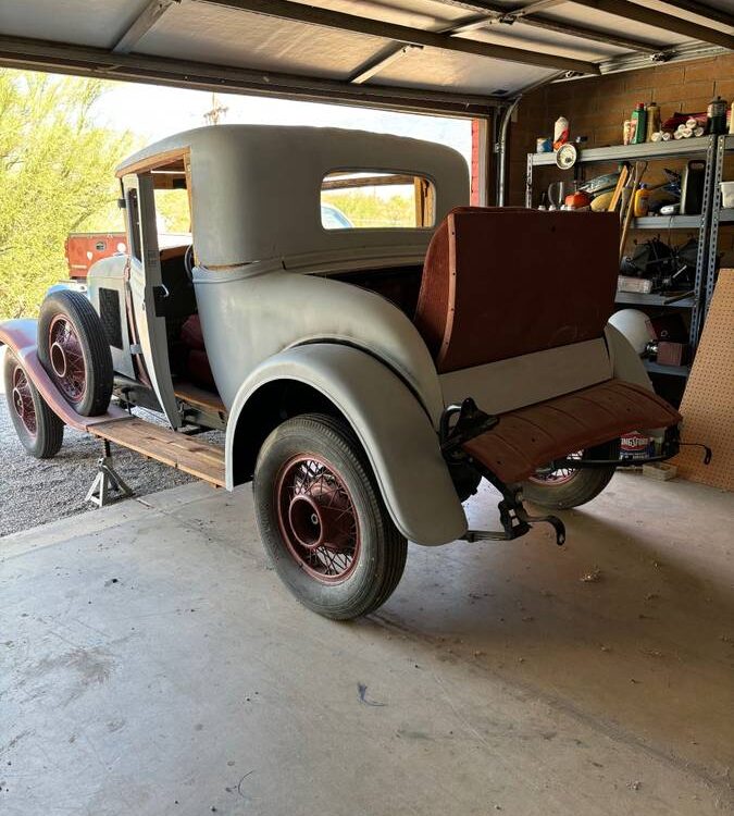 Oldsmobile-Coupe-1930-10