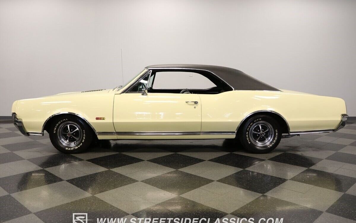 Oldsmobile-Cutlass-Coupe-1967-7