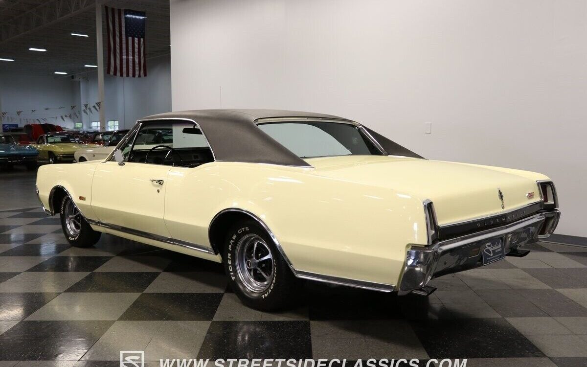 Oldsmobile-Cutlass-Coupe-1967-9