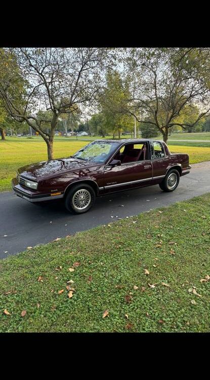 Oldsmobile-Cutlass-calais-1988-1