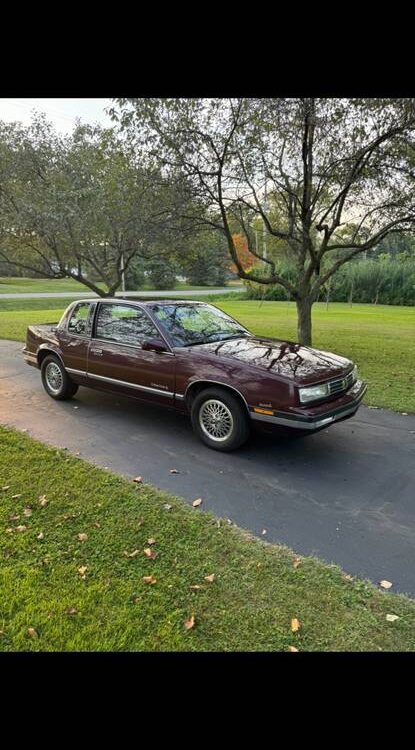 Oldsmobile-Cutlass-calais-1988