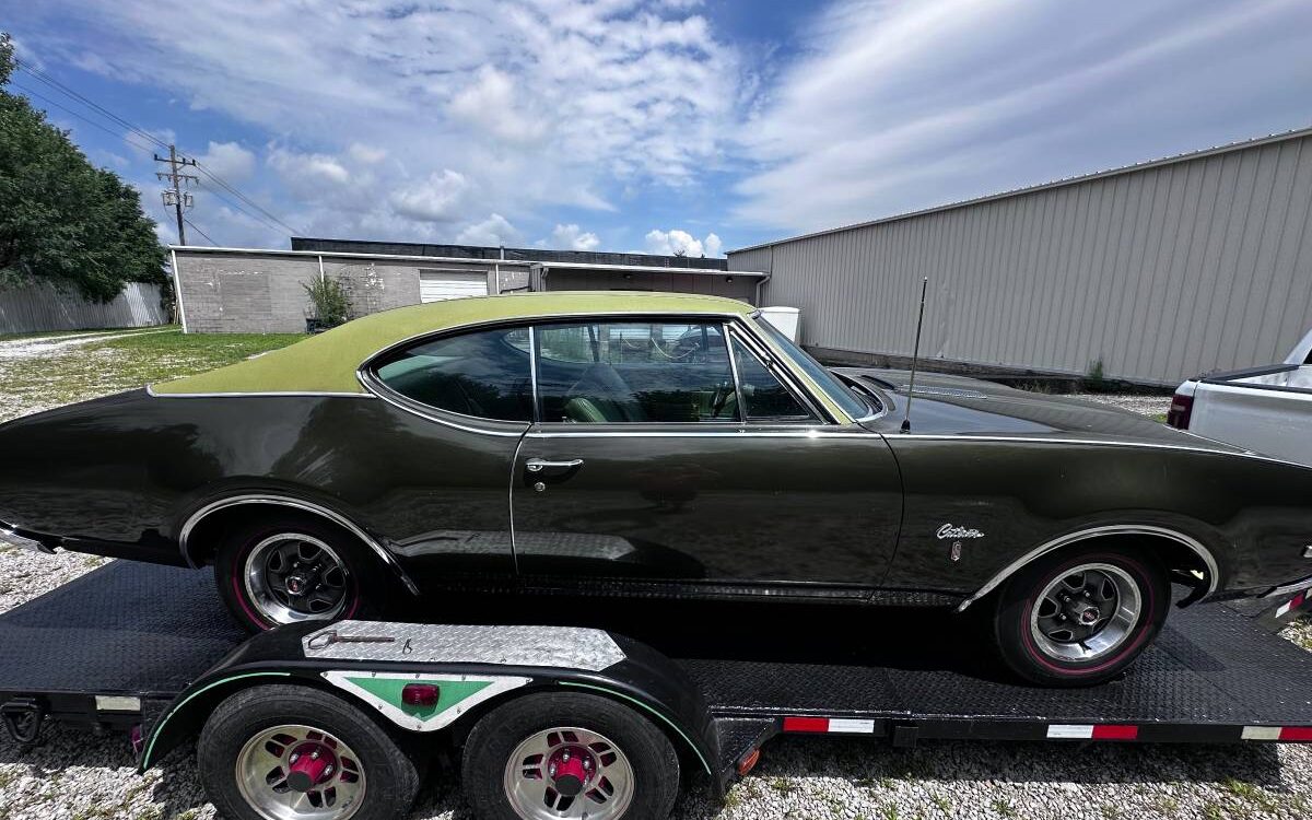 Oldsmobile-Cutlass-s-1968-11