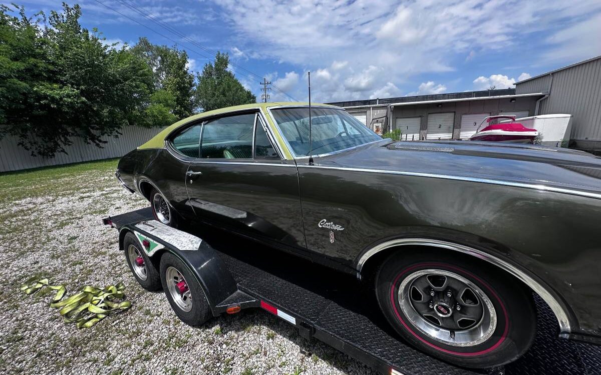 Oldsmobile-Cutlass-s-1968-9