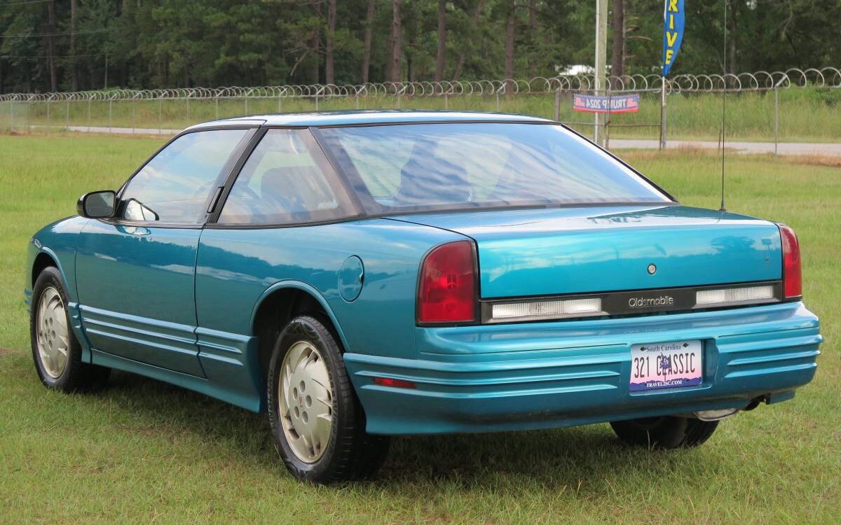 Oldsmobile-Cutlass-supreme-1994-2