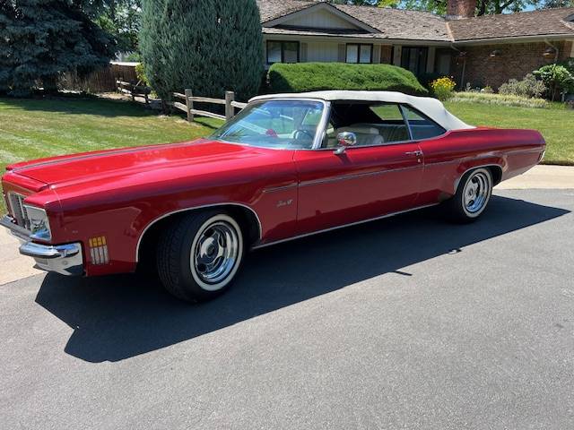 Oldsmobile-Delta-88-royale-1971