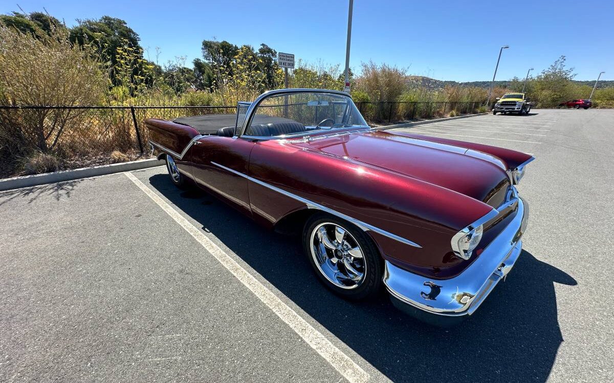 Oldsmobile-Golden-rocket-88-convertible-1957-8