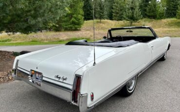 Oldsmobile-Ninety-Eight-Cabriolet-1968-4