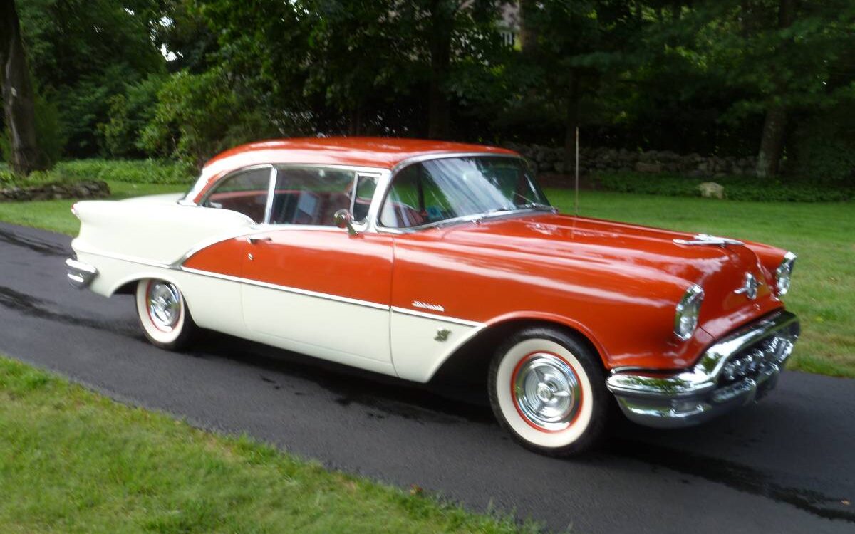 Oldsmobile-Rocket-88-1956-1