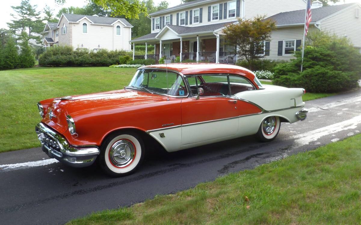 Oldsmobile-Rocket-88-1956