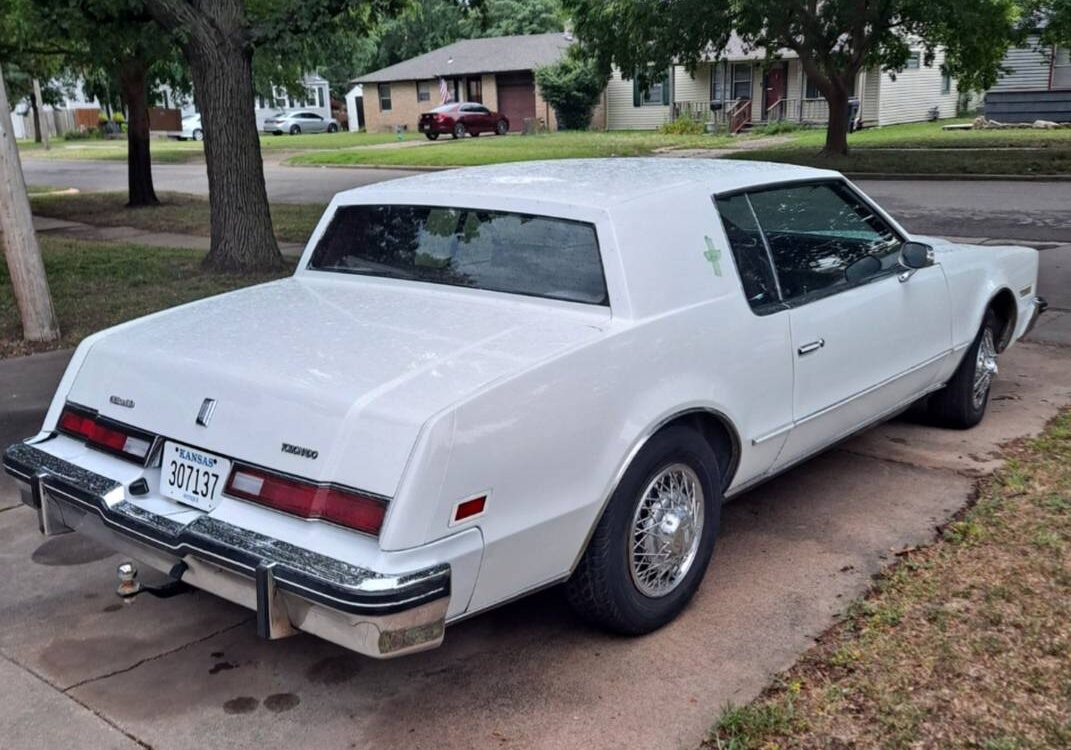 Oldsmobile-Toronado-1983-2