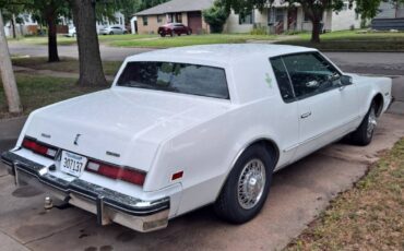 Oldsmobile-Toronado-1983-2