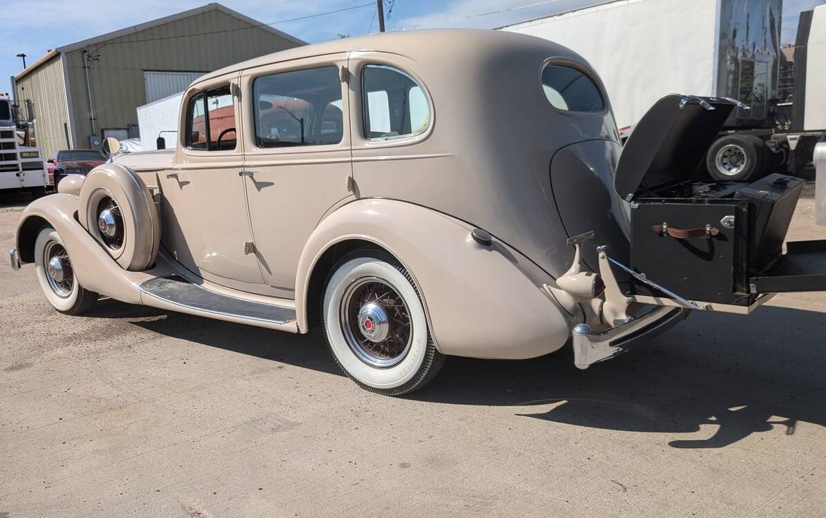 Packard-1936-2