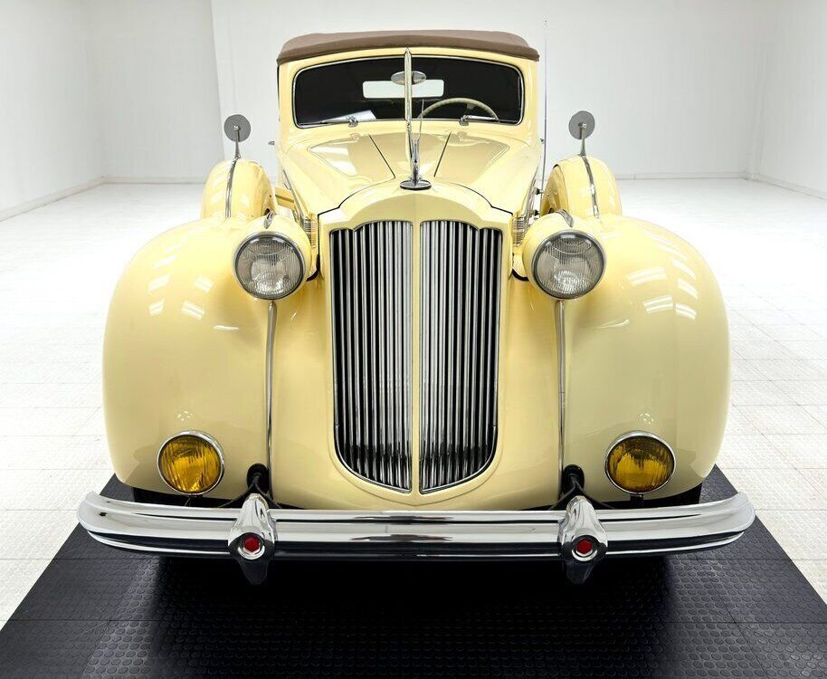 Packard-Twelve-1607-Series-Cabriolet-1938-10