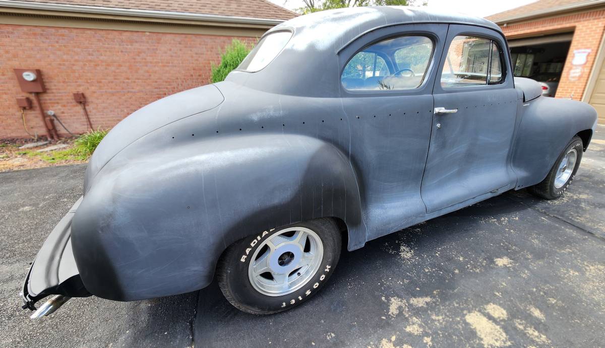 Plymouth-Coupe-1947-1