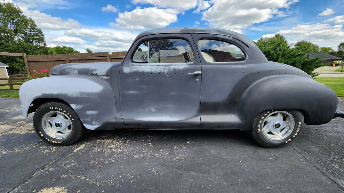 Plymouth-Coupe-1947-23