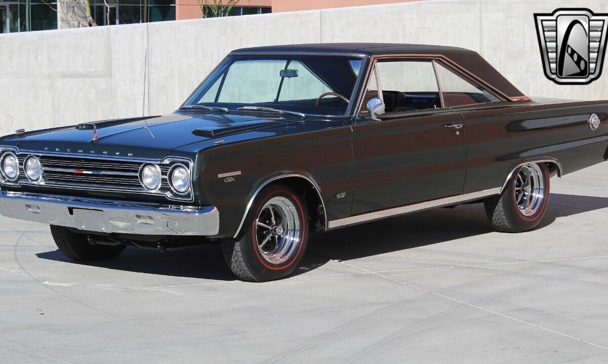 Plymouth-GTX-1967-3