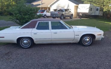 Plymouth-Gran-fury-brougham-1977-1