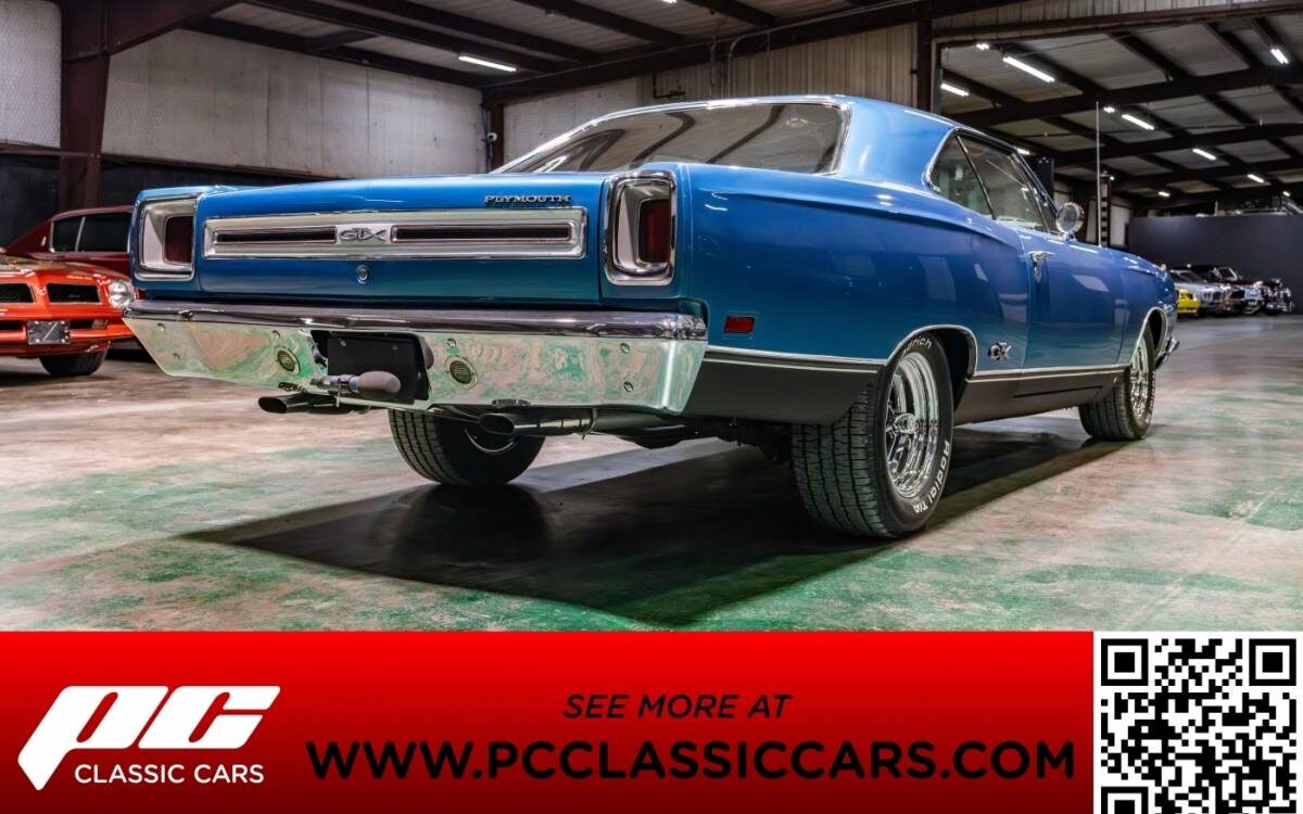 Plymouth-Gtx-rotisserie-restored-1969-1