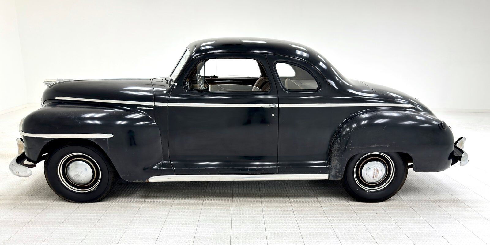 Plymouth-P15-C-Special-Deluxe-Coupe-1947-1