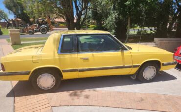 Plymouth-Reliant-k-car-1987-1