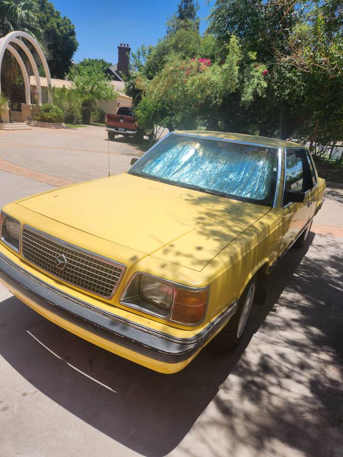 Plymouth-Reliant-k-car-1987-10