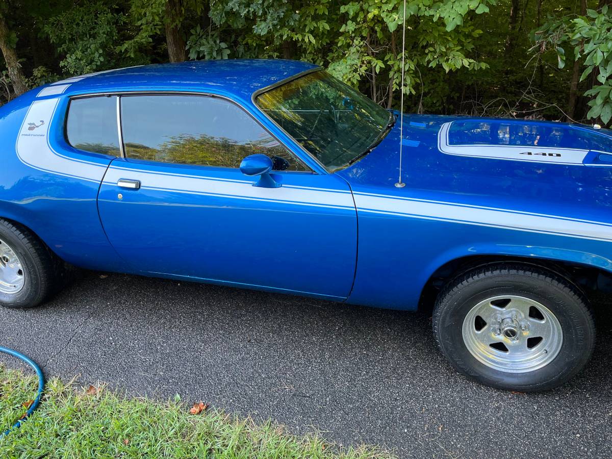 Plymouth-Roadrunner-1973-4