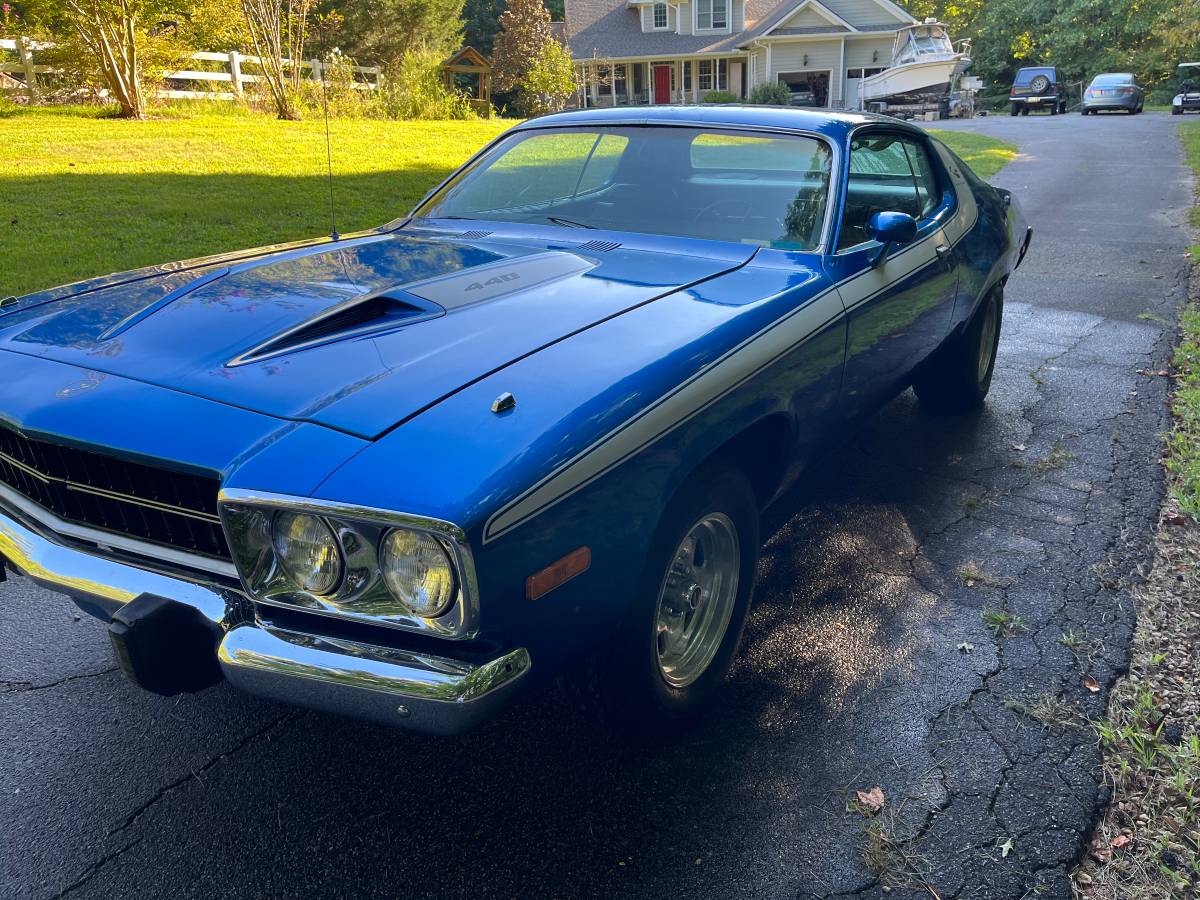 Plymouth-Roadrunner-1973-9