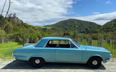 Plymouth-Valiant-signet-2-door-1965-12