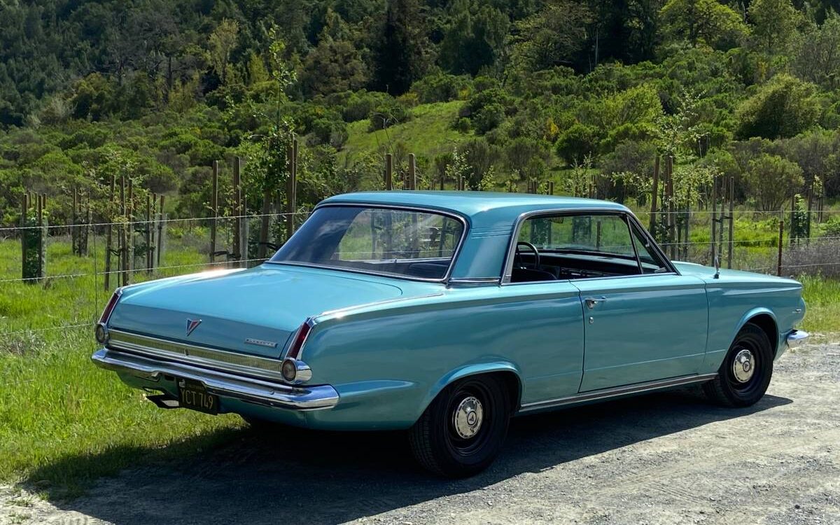 Plymouth-Valiant-signet-2-door-1965-13