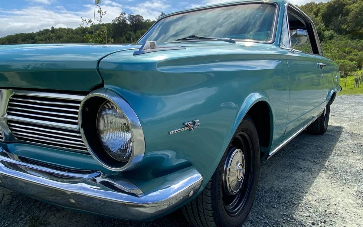 Plymouth-Valiant-signet-2-door-1965-2