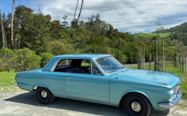 Plymouth-Valiant-signet-2-door-1965-6