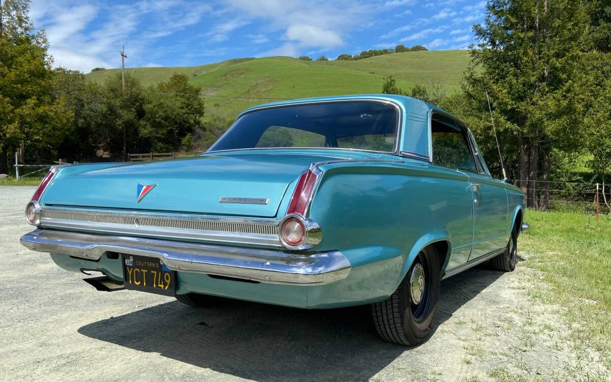 Plymouth-Valiant-signet-2-door-1965-8