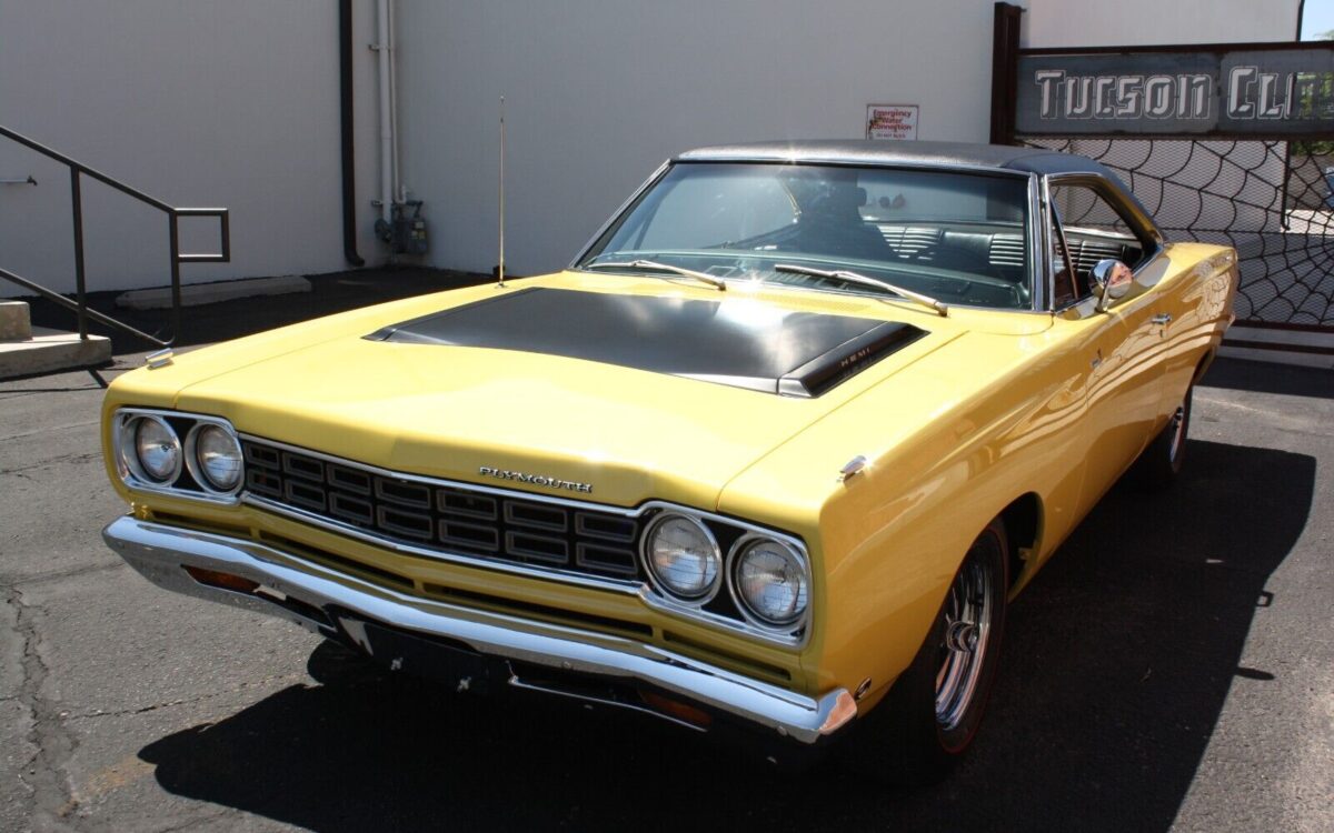 Plymouth-roadrunner-Coupe-1968-4