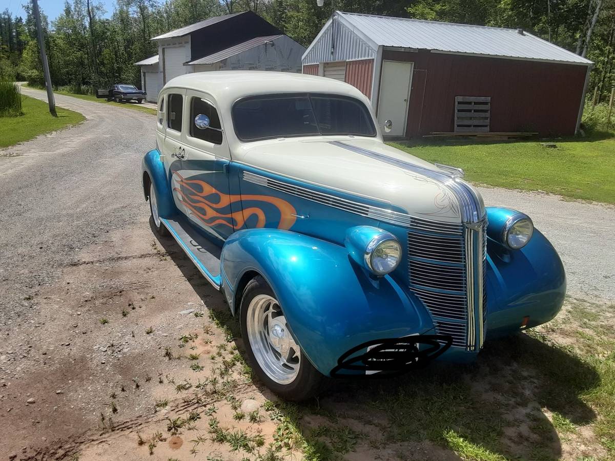 Pontiac-Chieftain-1937