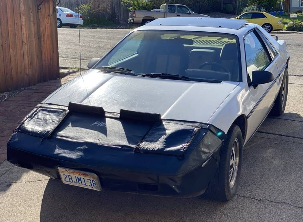 Pontiac-Fiero-se-1984