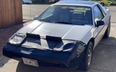 Pontiac-Fiero-se-1984