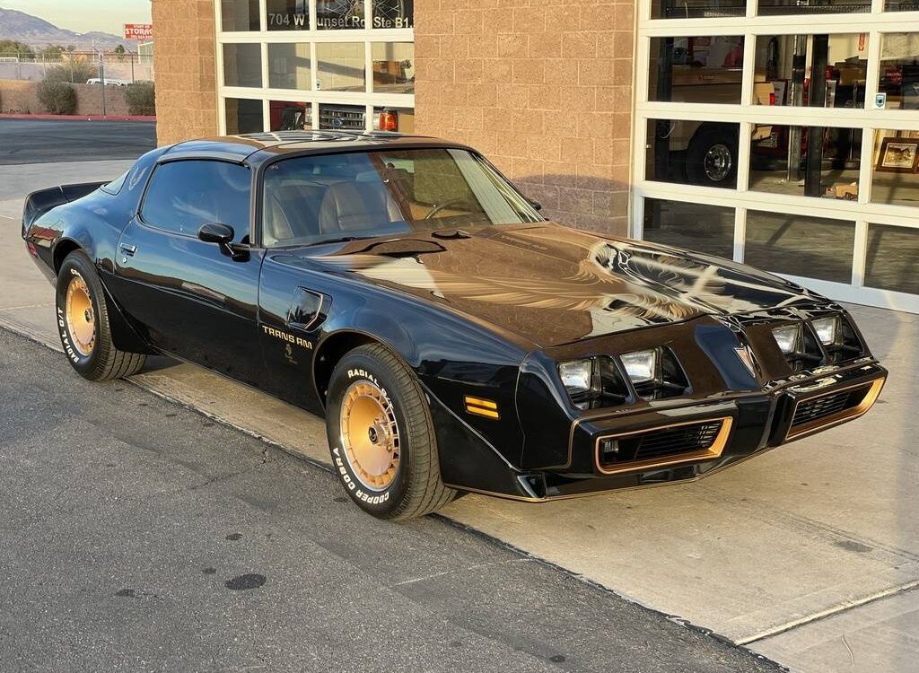 Pontiac-Firebird-1981-7