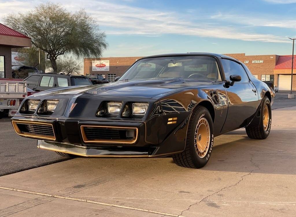 Pontiac-Firebird-1981-8