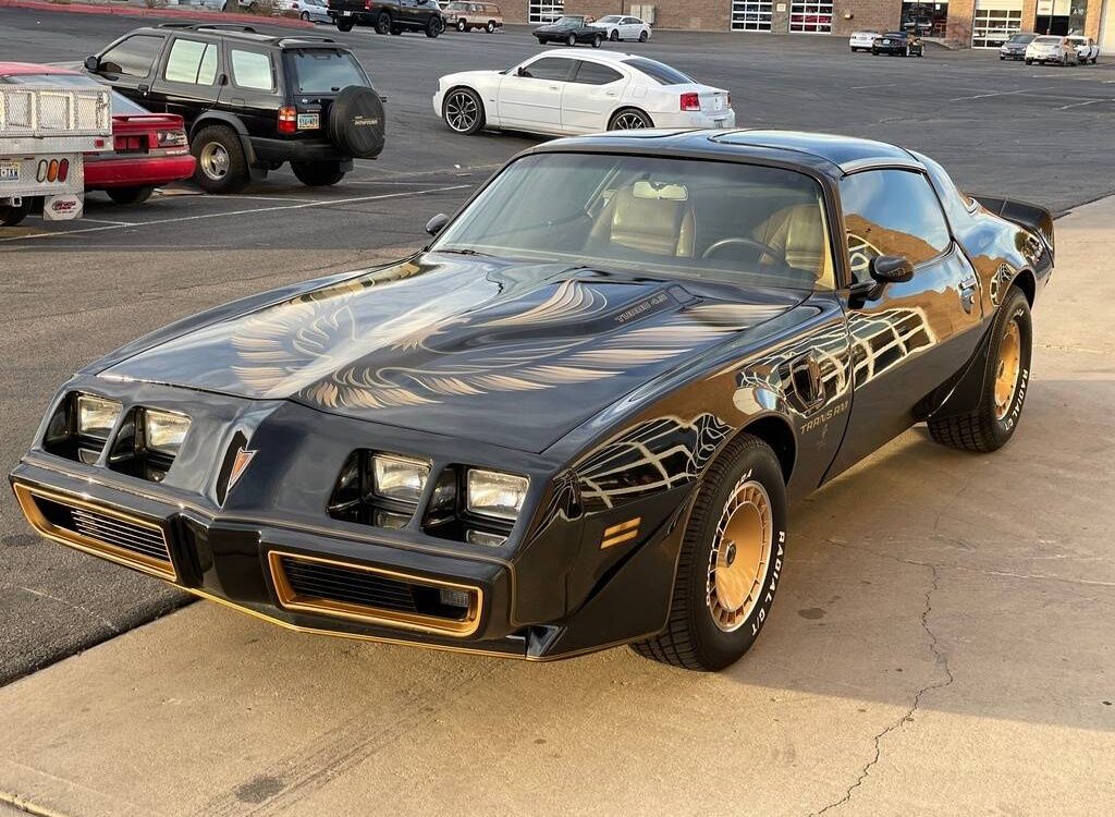 Pontiac-Firebird-1981-9