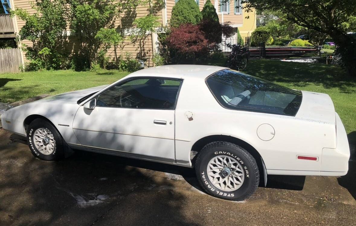 Pontiac-Firebird-1982-1