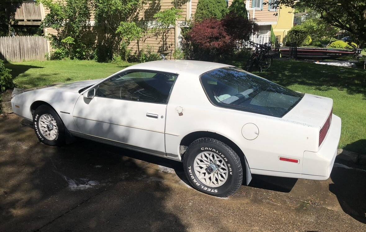 Pontiac-Firebird-1982-3