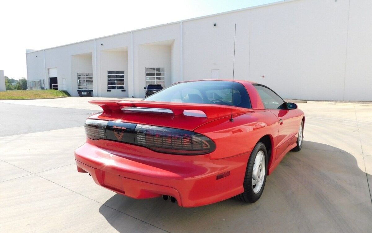 Pontiac-Firebird-Coupe-1994-10