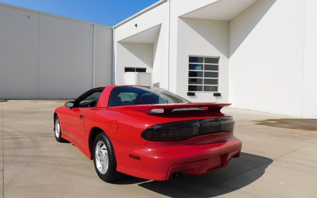 Pontiac-Firebird-Coupe-1994-8